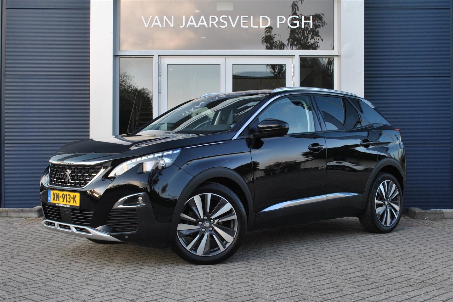 Peugeot 3008 - Allure 1.2 PureTech 130pk Focal / Afn. trekhaak - AutoWereld.nl