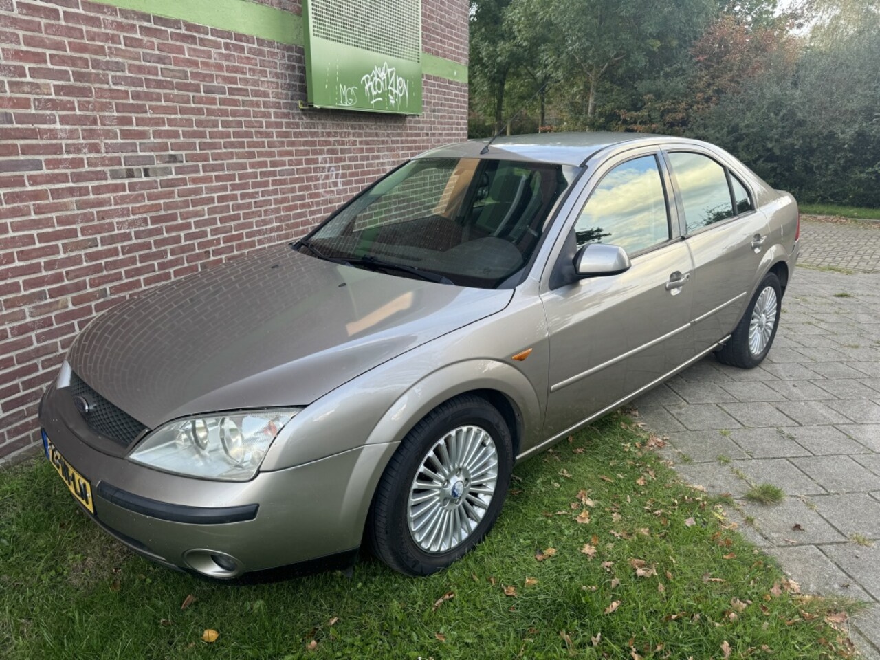 Ford Mondeo - 2.0-16V Ghia Automaat - AutoWereld.nl