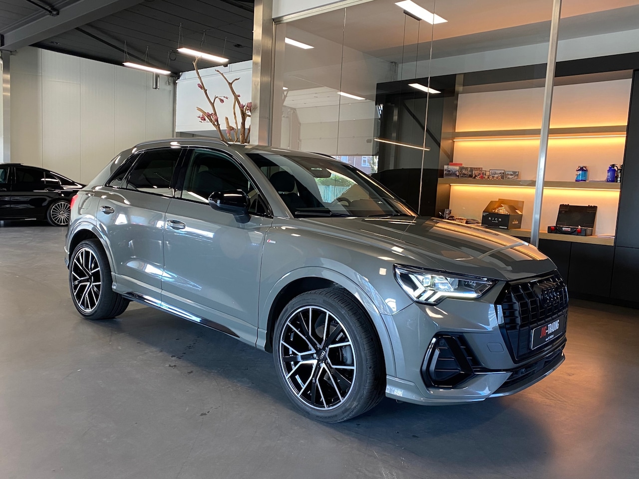 Audi Q3 - 35 TFSI 3X S line Leer Camera Led 1e eigenaar Dealer onderhouden - AutoWereld.nl