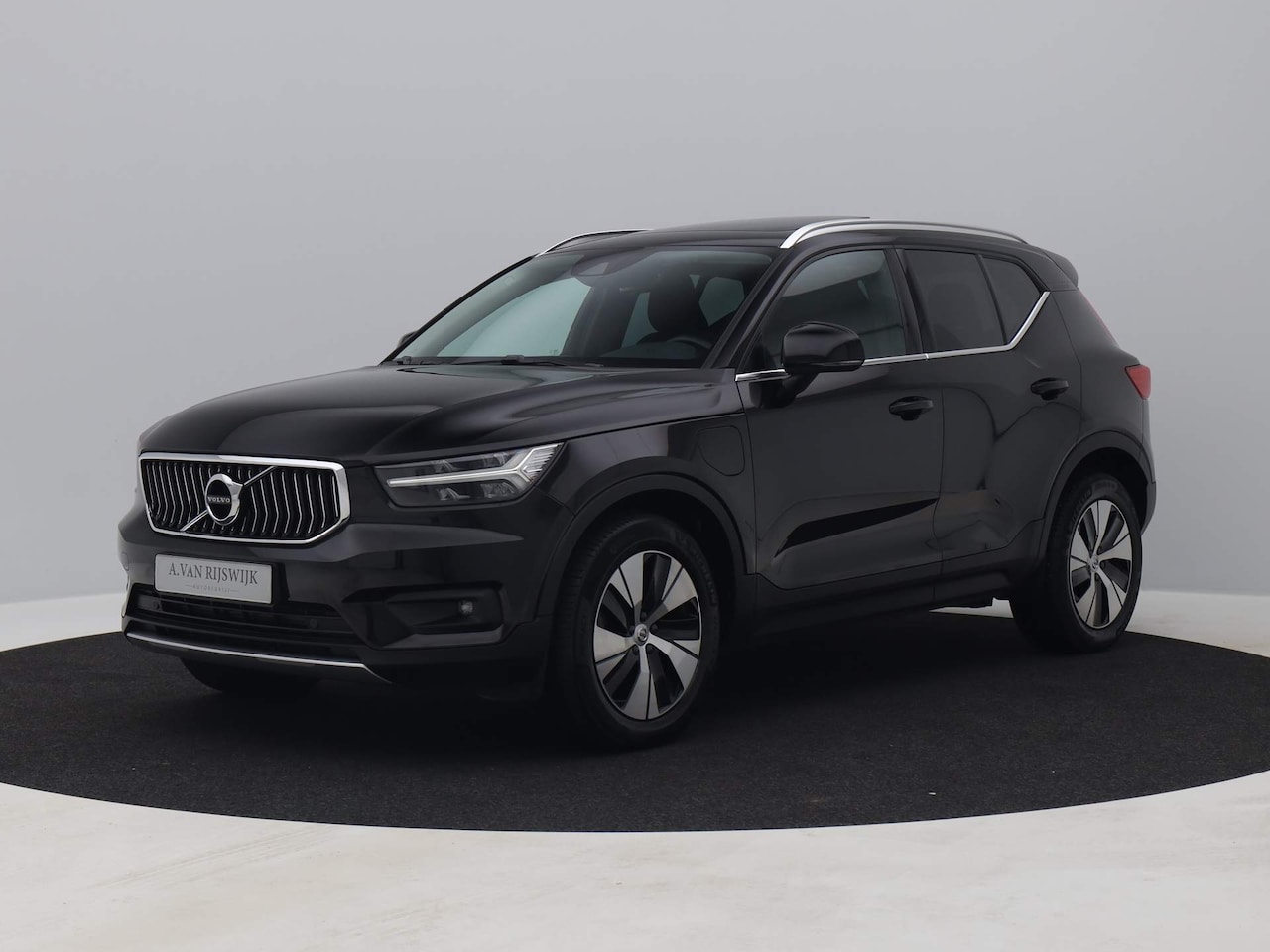 Volvo XC40 - 1.5 T4 Recharge Business | PANO | CAMERA | KEYLESS | STOEL- EN STUURVERW. - AutoWereld.nl