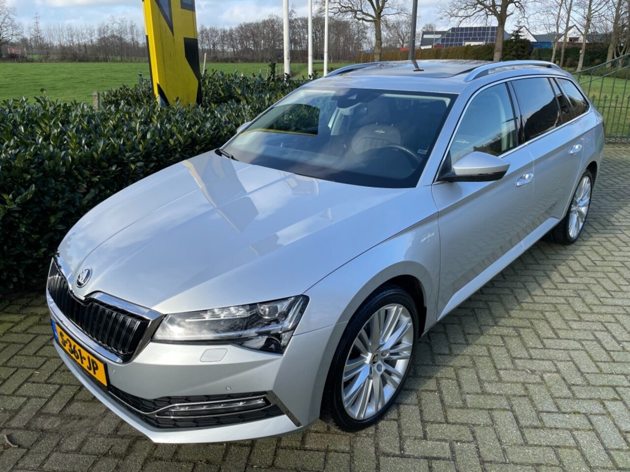 Skoda Superb Combi - Combi 1.4 TSI PHEV iV Laurin en Klement  Pano/Trekhaak - AutoWereld.nl