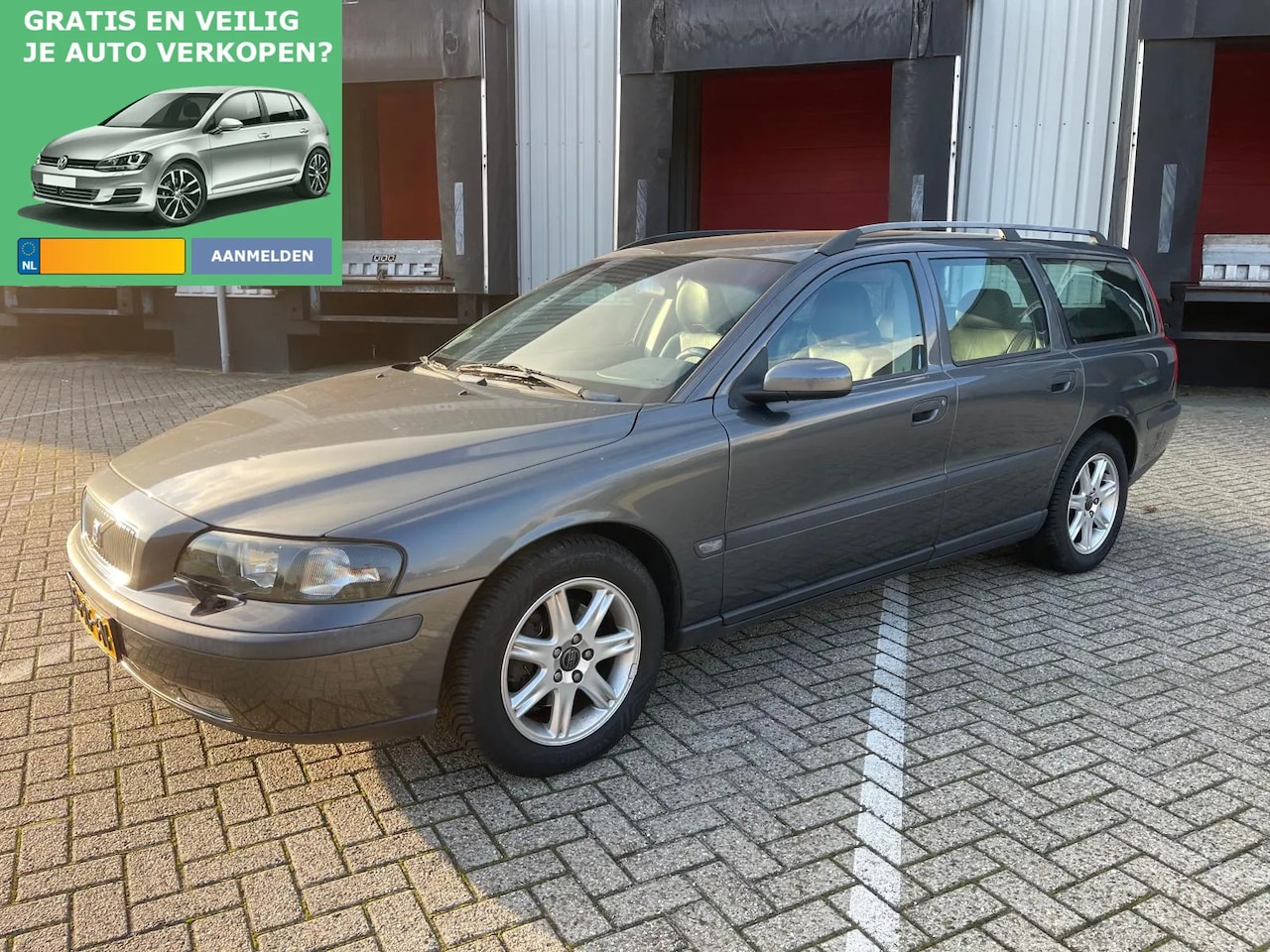 Volvo V70 - 2.4 D5 Black Sapphire Edition II 2.4 D5 Black Sapphire Edition II - AutoWereld.nl