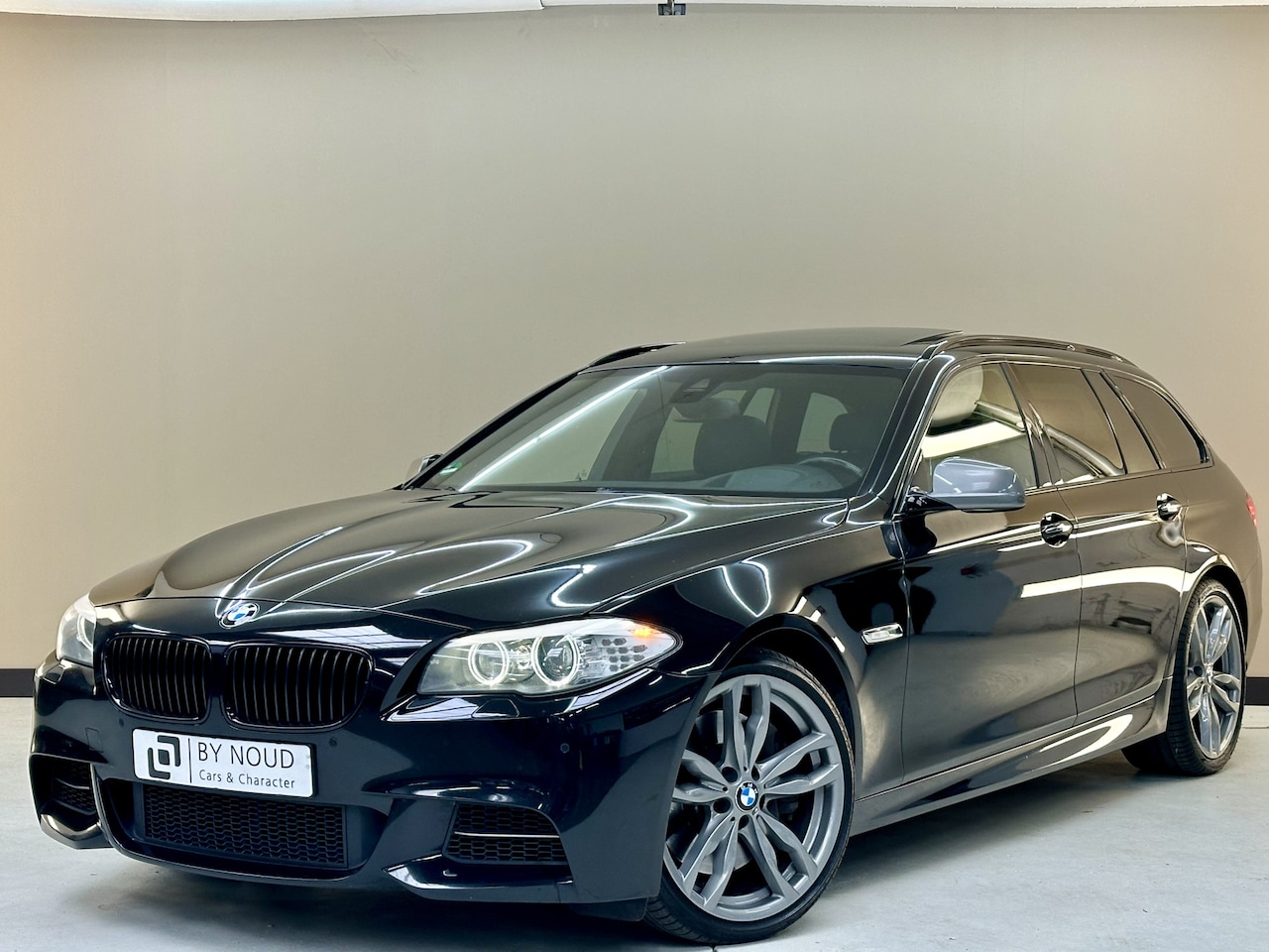 BMW 5-serie Touring - M550xd M550xd, 381Pk, 2012, Euro 6, Volledige historie, Volledig leder, Panoramadak, Navigatie, 2 - AutoWereld.nl