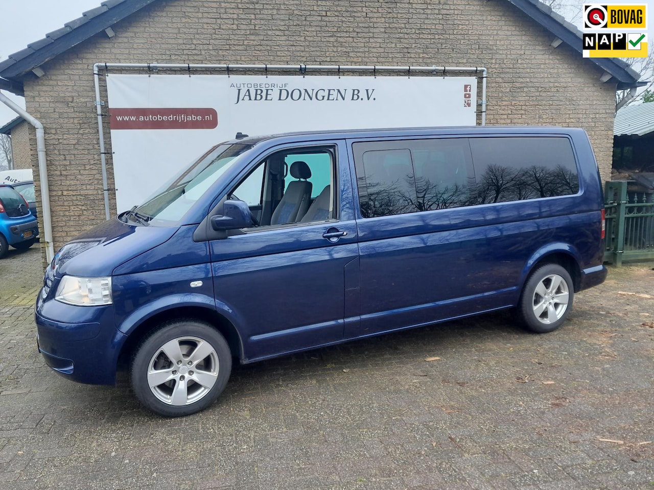 Volkswagen Transporter Caravelle - 2.5 TDI 340 DC (8 persoons geel kent.) - AutoWereld.nl