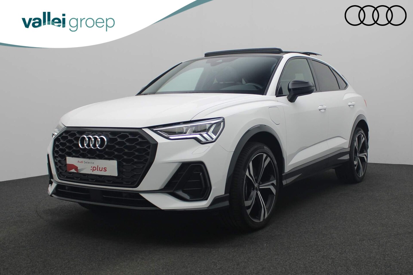 Audi Q3 Sportback - 45 TFSI e 245PK S-tronic Advanced Edition | S-Line int. | Pano | Trekhaak | Matrix LED | 2 - AutoWereld.nl