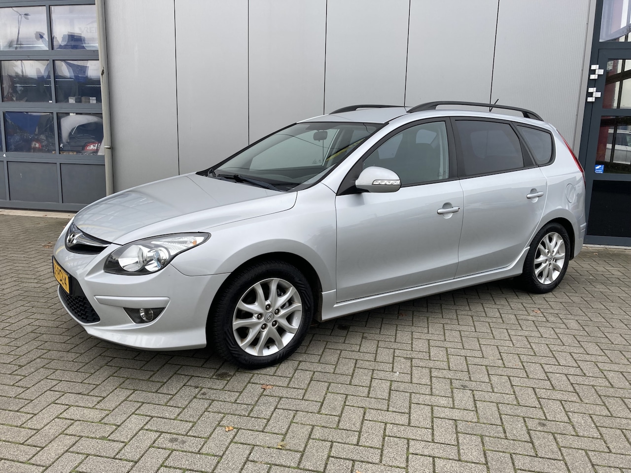 Hyundai i30 CW - 1.6i i-Motion Trekhaak | Clima control | Cruise control - AutoWereld.nl