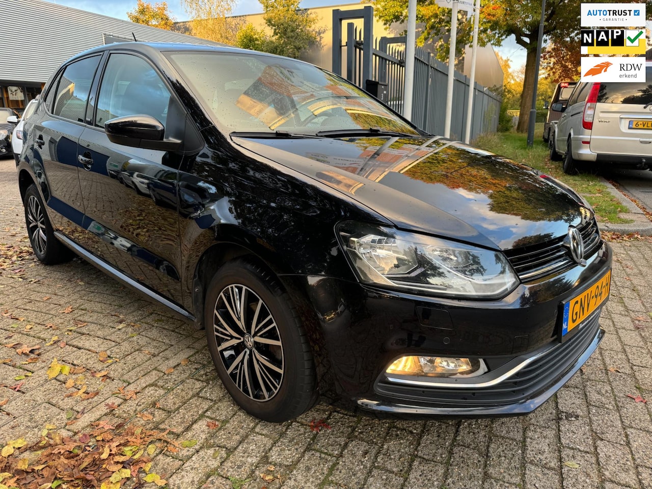 Volkswagen Polo - 1.0 Comfortline 5 deurs, airco, elec pakket, alu wielen, stoel verwarming, 129.366 km rijk - AutoWereld.nl