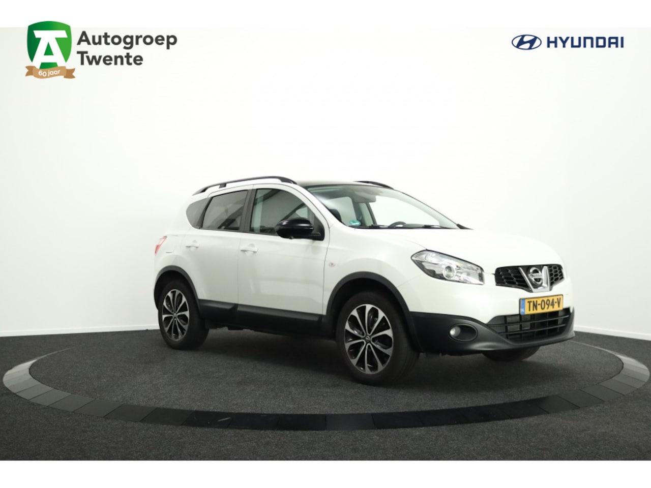 Nissan Qashqai - 1.6 Connect Edition | Panoramadak | Rondomzicht camera | Navigat - AutoWereld.nl