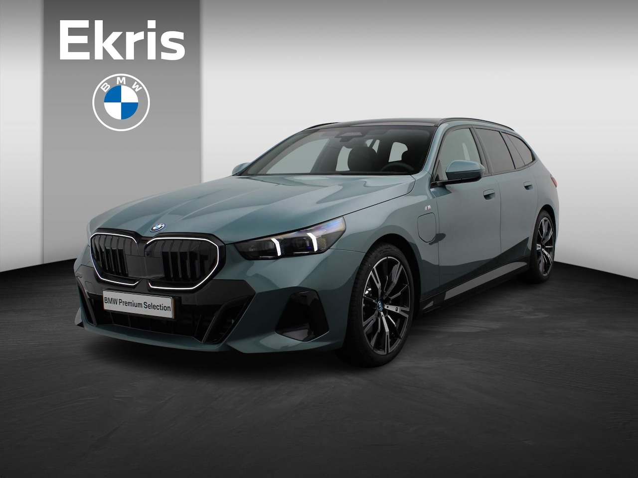 BMW 5-serie Touring - 530e M Sportpakket Pro | Innovation Pack | Travel Pack | Comfort Pack | Trekhaak | Panoram - AutoWereld.nl