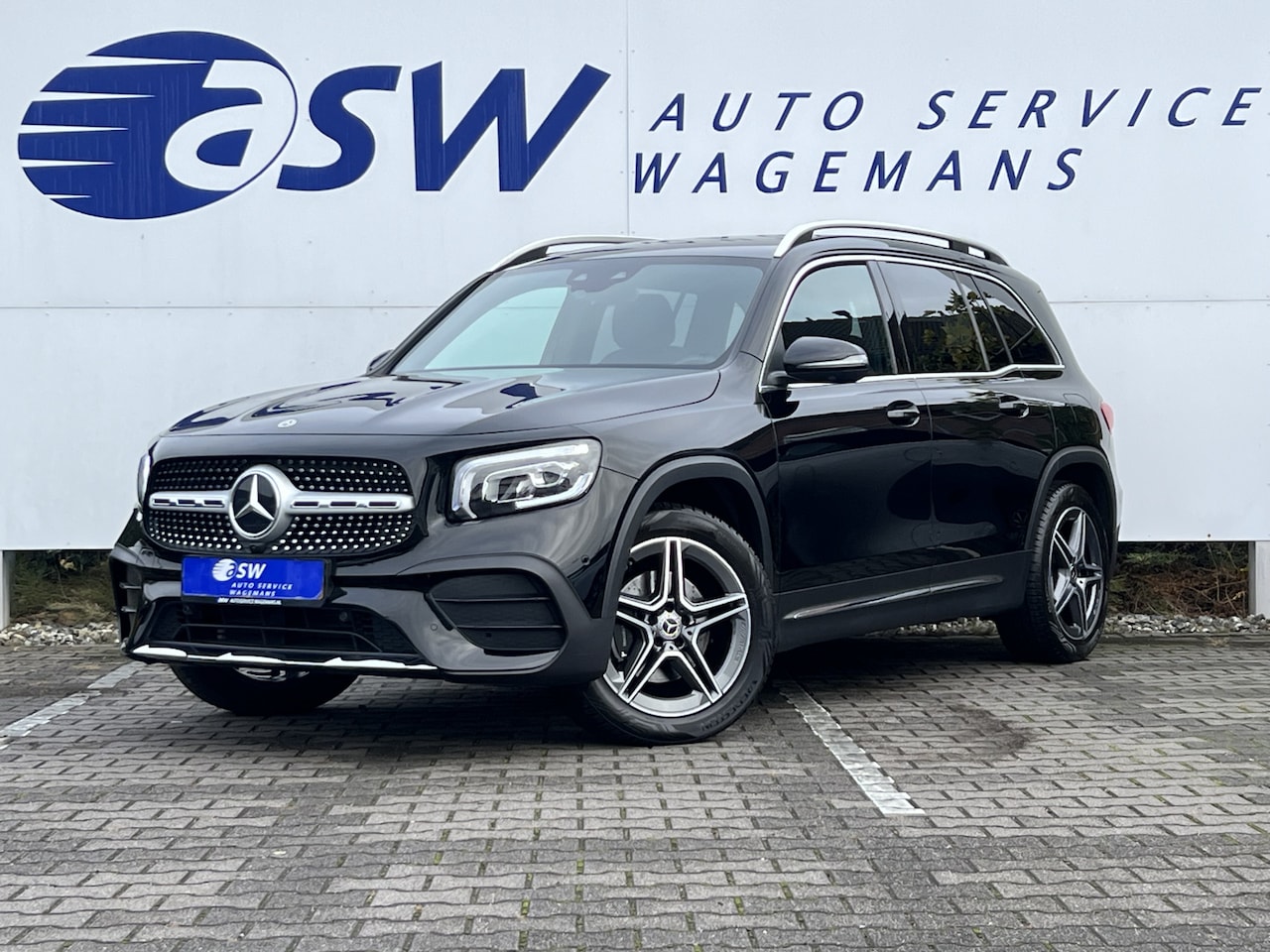 Mercedes-Benz GLB - 200 Business Solution AMG | Trekhaak | Dodehoek | 360 Camera | DAB | Carplay - AutoWereld.nl