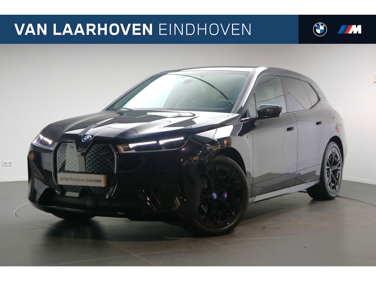 BMW iX - M60 High Executive / Panoramadak Sky Lounge / Laserlight / Parking Assistant Professional - AutoWereld.nl