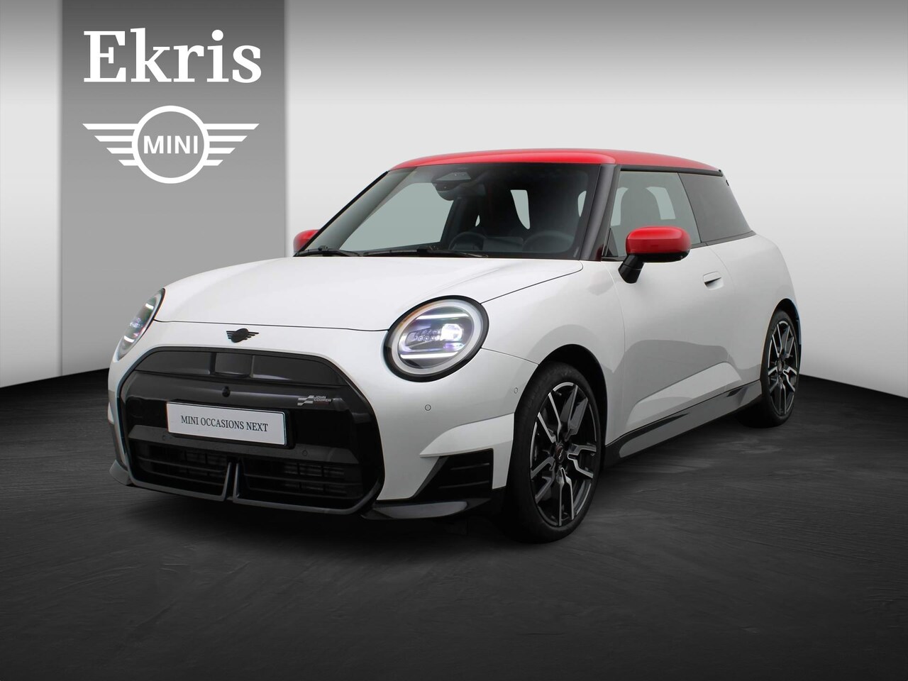 MINI John Cooper Works - E Cooper Pakket XL + Glazen panoramadak + Driving Assistant Plus + Harman Kardon + Parking - AutoWereld.nl