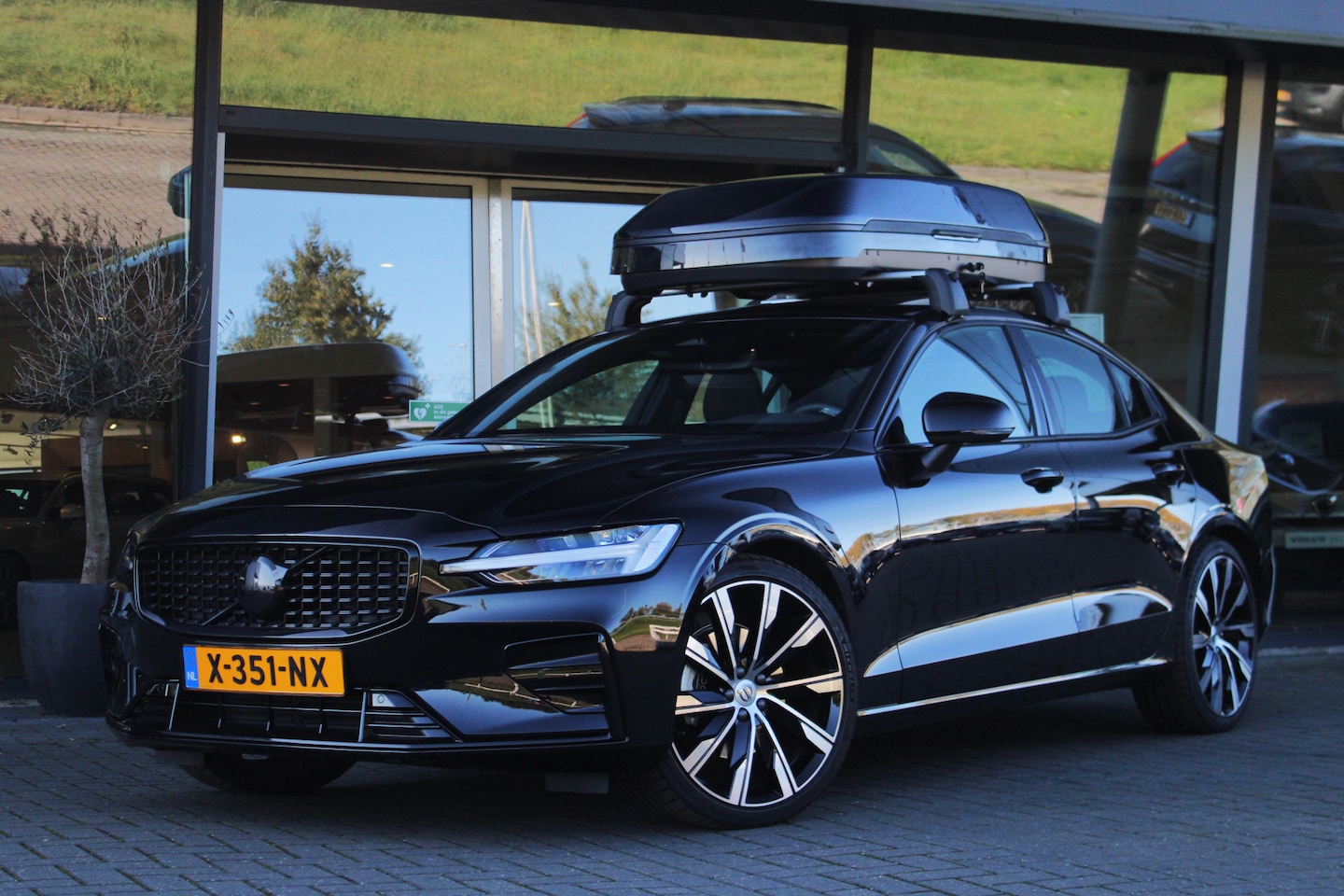 Volvo S60 - B4 Plus Dark | HEICO SPORTIV | Panoramadak | Harman/Kardon | Sportstoelen | Adaptive Cruis - AutoWereld.nl