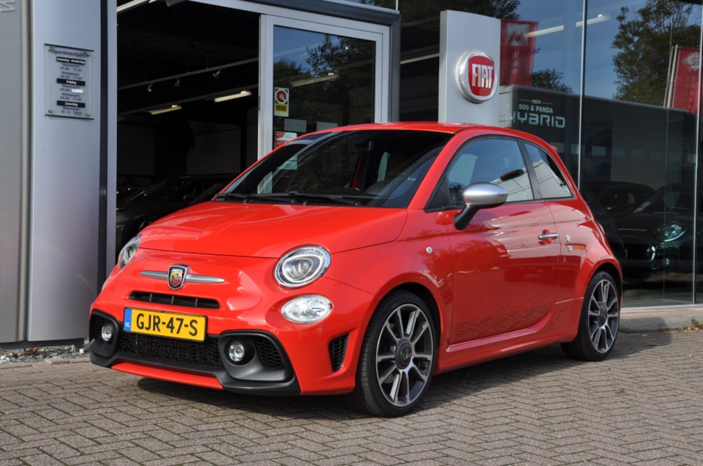 Abarth 500 - Rosso 1.4 T-Jet Ab. Tur 70 - AutoWereld.nl