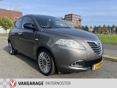 Lancia Y(psilon) - Ypsilon 0.9 TwinAir Platinum PDC / Climate