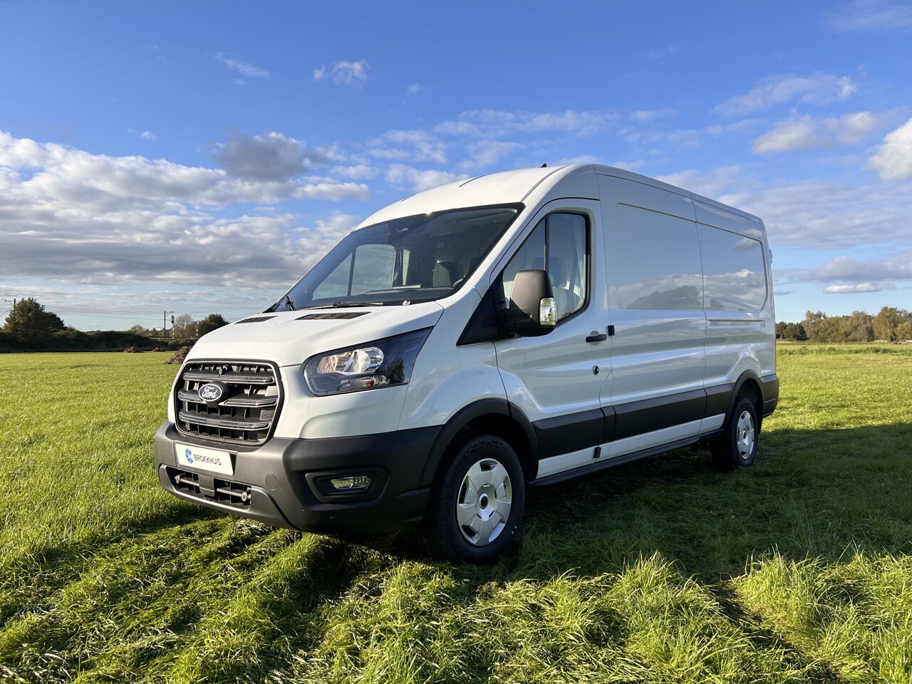 Ford Transit - 350 2.0 TDCI L3H2 Trend | € 7.135,- voorraadvoordeel | Trekhaak | Safety & Comfort Pack - AutoWereld.nl