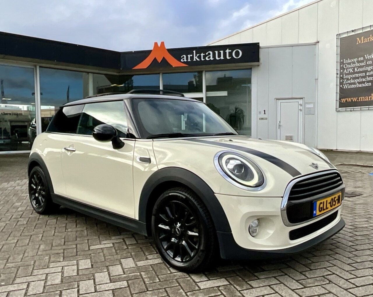 MINI Cooper - Mini 1.5 Chili Panorama Navi Xenon Parkeersensoren - AutoWereld.nl