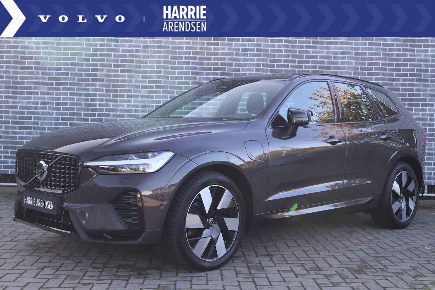 Volvo XC60 - 2.0 Recharge T6 AWD Ultimate Dark Luchtvering | Trekhaak | 360 Graden Camera | Head-up dis - AutoWereld.nl