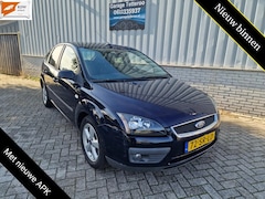 Ford Focus - 2.0-16V Futura