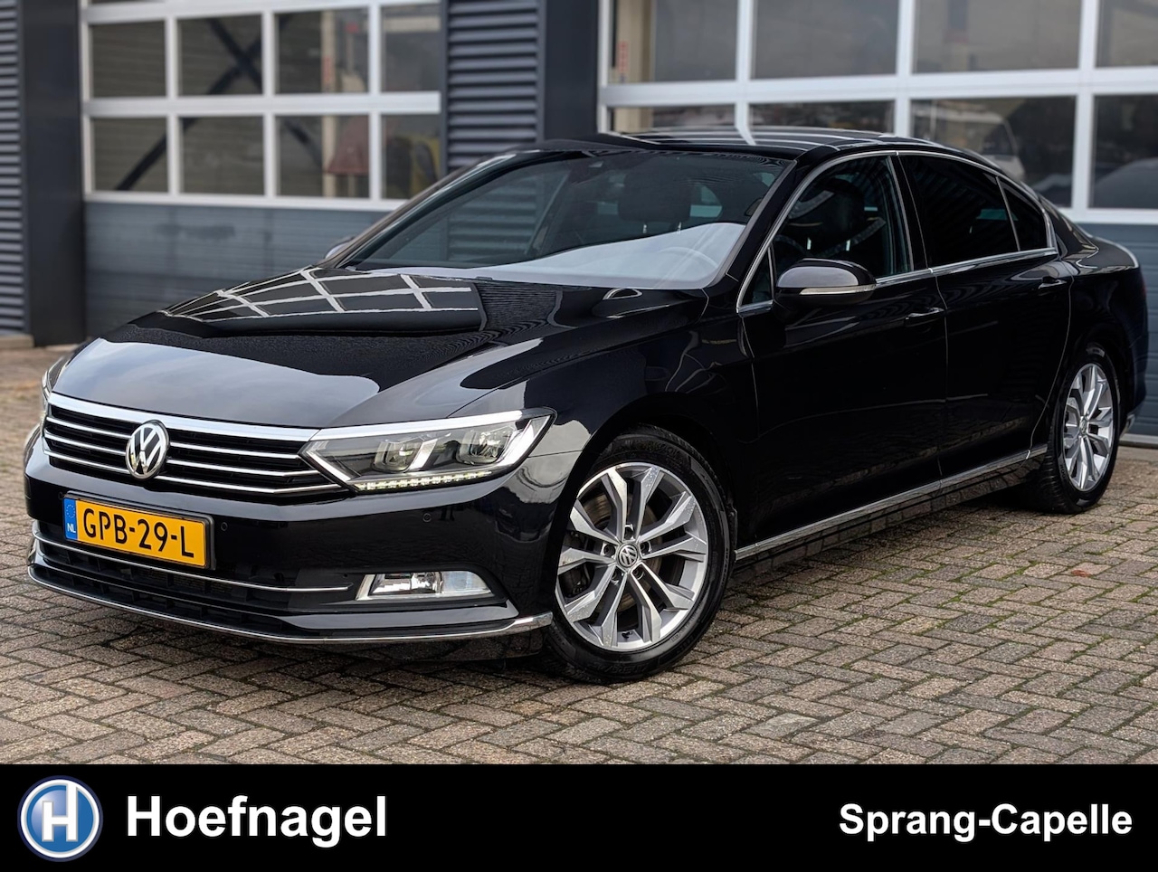 Volkswagen Passat - 1.5 TSI Highline | Trekhaak | ACC | Camera - AutoWereld.nl