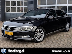 Volkswagen Passat - 1.5 TSI Highline | Trekhaak | ACC | Camera