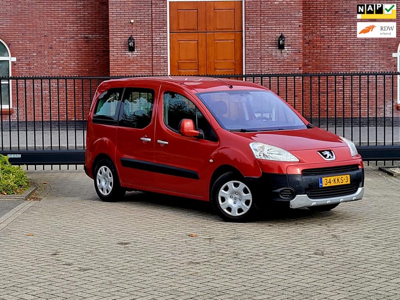 Peugeot Partner Tepee - 1.6 XT / Airco / Nieuwe Apk / dubbele Schuifdeur / Trekhaak - AutoWereld.nl