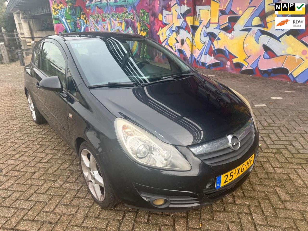 Opel Corsa - 1.4-16V Business Sport ijskoude airco sport velgen stereo cruise control dikke looks rijd - AutoWereld.nl