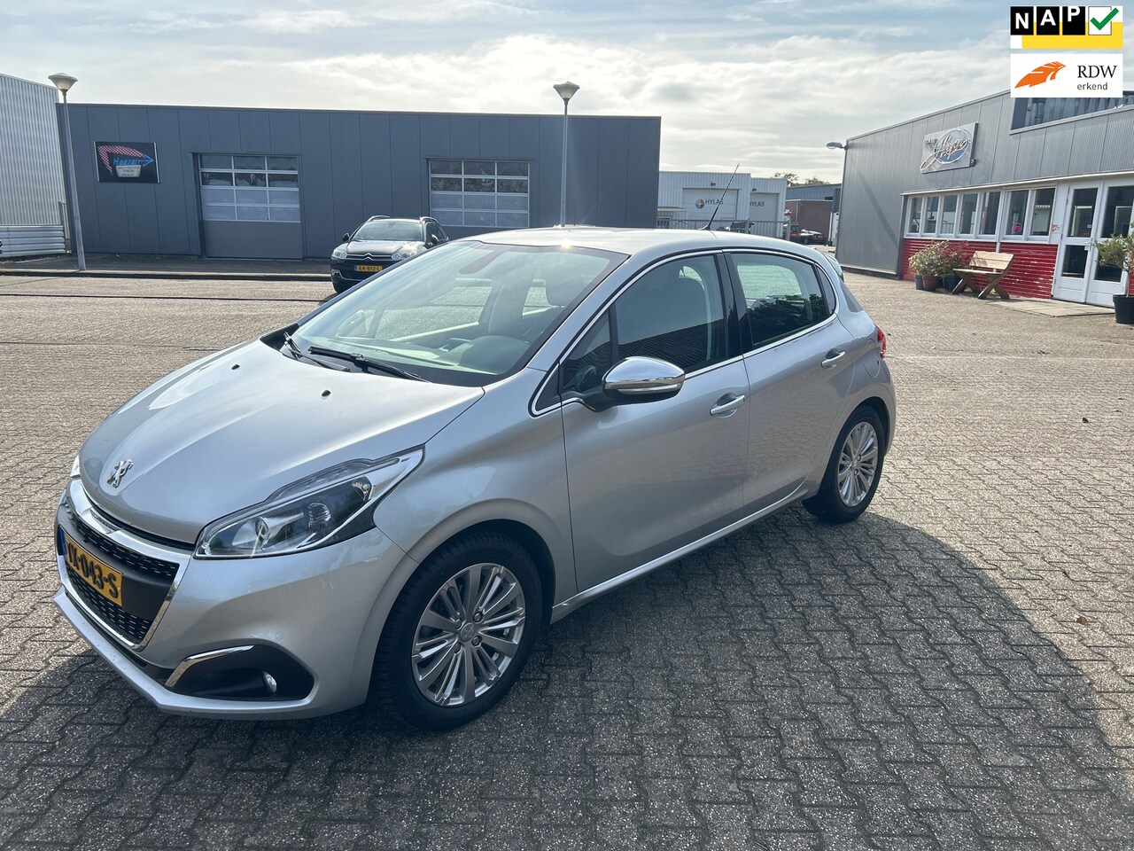 Peugeot 208 - 1.2 PureTech Allure AUTOMAAT TREKHAAK CAMERA - AutoWereld.nl