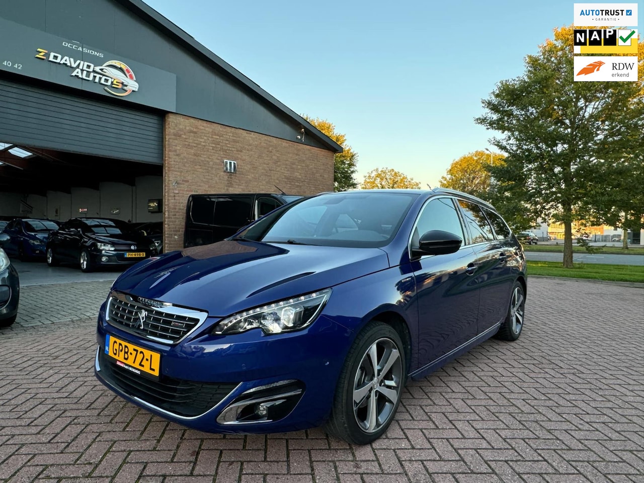 Peugeot 308 SW - 1.2 PureTech Blue GT line Premium Automaat afneembar trekhaak - AutoWereld.nl