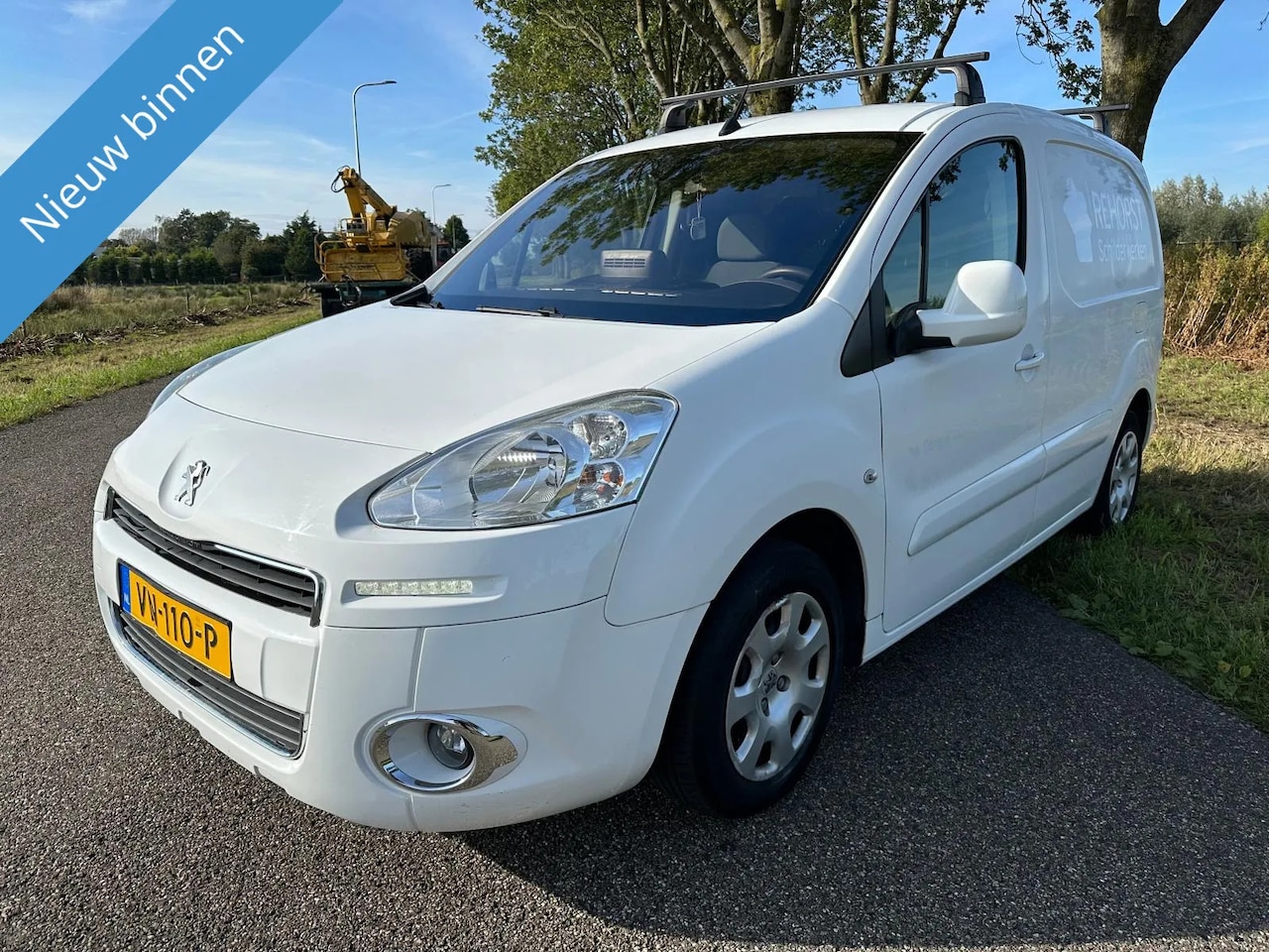 Peugeot Partner - 120 1.6 e-HDI L1 Navteq 120 1.6 e-HDI L1 Navteq - AutoWereld.nl