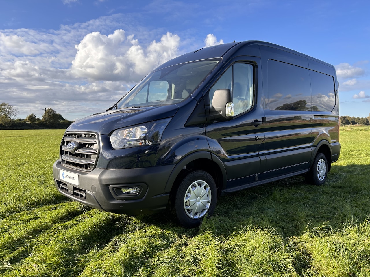 Ford Transit - 290 2.0 130 pk TDCI L2H2 Trend | € 6.075,- Voorraad Voordeel | Trekhaak | Camera | 13-poli - AutoWereld.nl