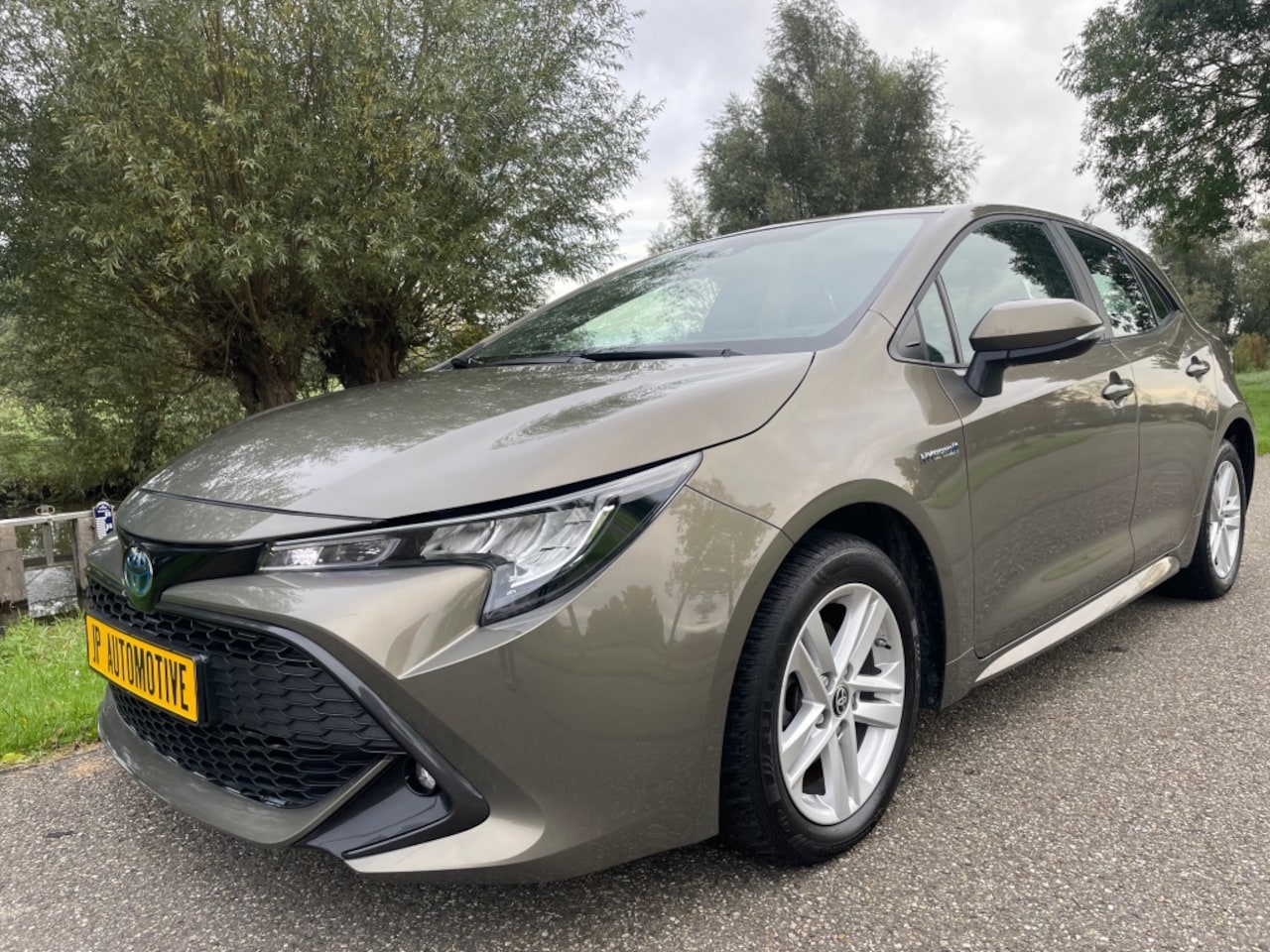 Toyota Corolla - 1.8 Hybrid Active navigatie/car-play/camera/10jaar garantie - AutoWereld.nl