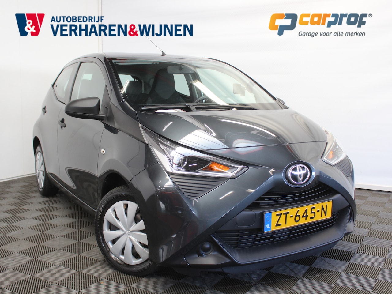 Toyota Aygo - 1.0 VVT-i x-fun | AIRCO | LED | BLUETOOTH | CDV | NAVI TOMTOM | SPEED LMT - AutoWereld.nl