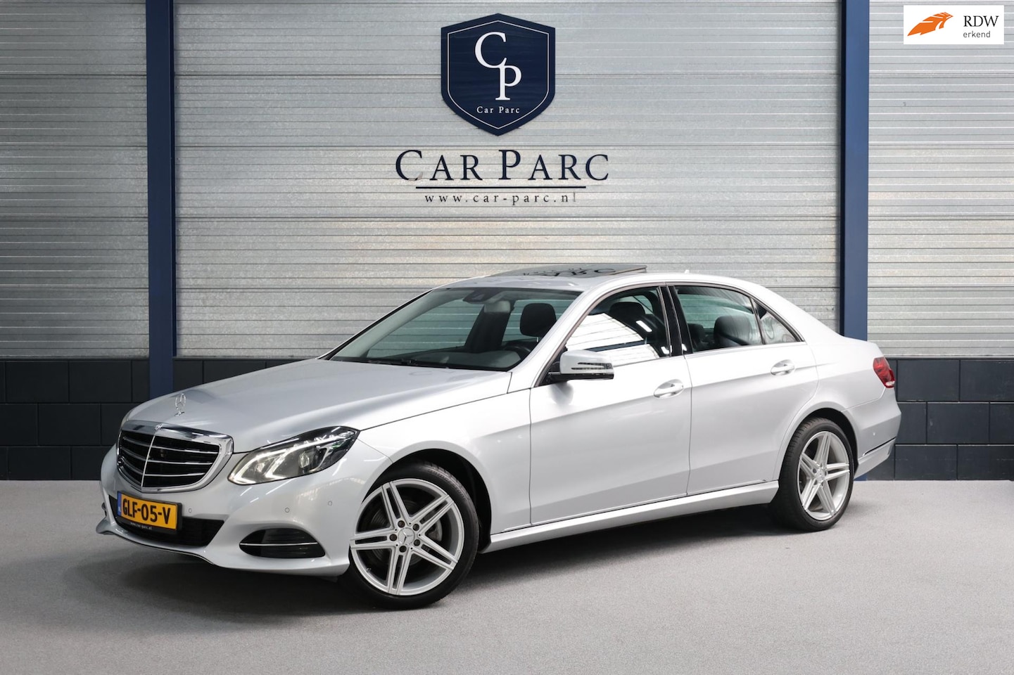 Mercedes-Benz E-klasse - 200 Ambition Avantgarde LED/SCHUIFDAK/S.VERWARMING/NAVI/LMV/PDC/CRUISE/ECC/12 MND GARANTIE - AutoWereld.nl