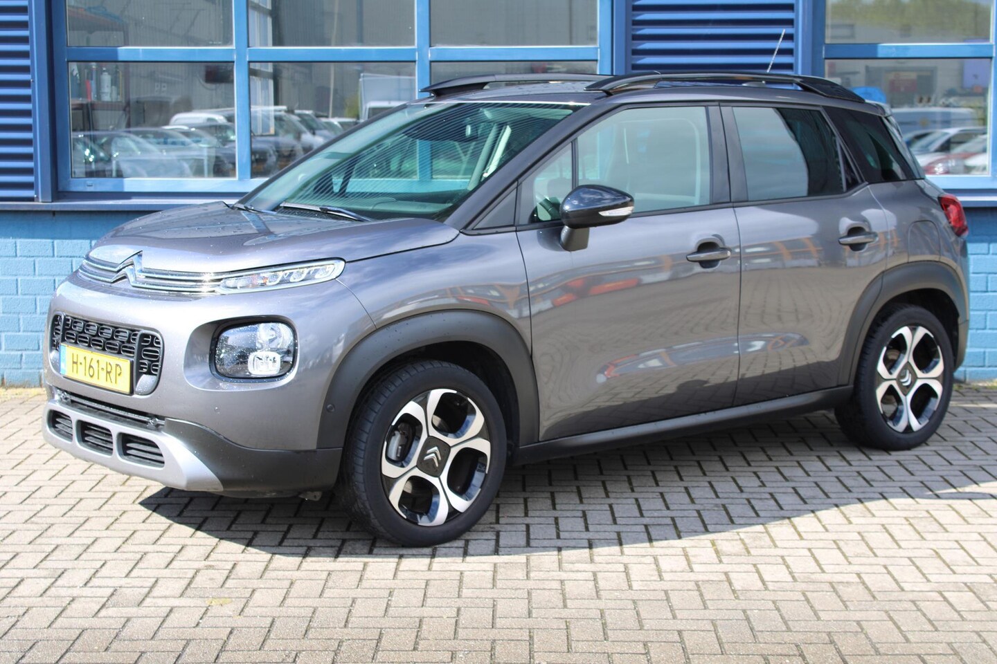 Citroën C3 Aircross - 1.2 PureTech S&S Shine Achteruitrij camera, parkeer sensoren V+A, navigatie , hifi , hoge - AutoWereld.nl