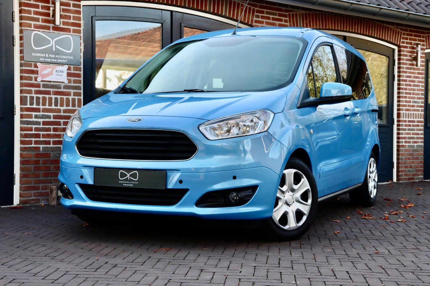 Ford Tourneo Courier - 1.0 Titanium | AIRCO | NIEUWE DISTRIBUTIE | CRUISE CONTROL - AutoWereld.nl