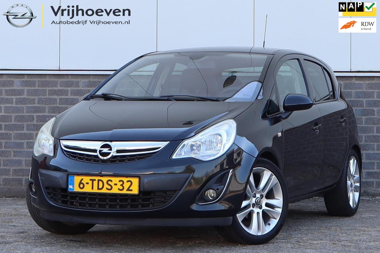 Opel Corsa - 1.4-16V Cosmo Navi - AutoWereld.nl