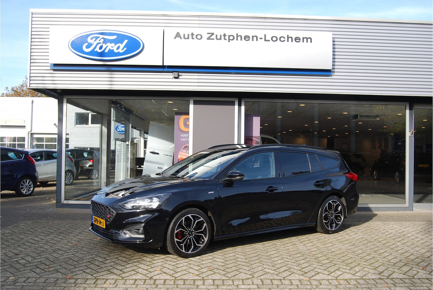 Ford Focus - 1.5 EcoBoost 150PK ST-Line NAVI | LED | CAMERA | 1500KG* | WINTERPACK | 18" VELG | CLIMATE - AutoWereld.nl