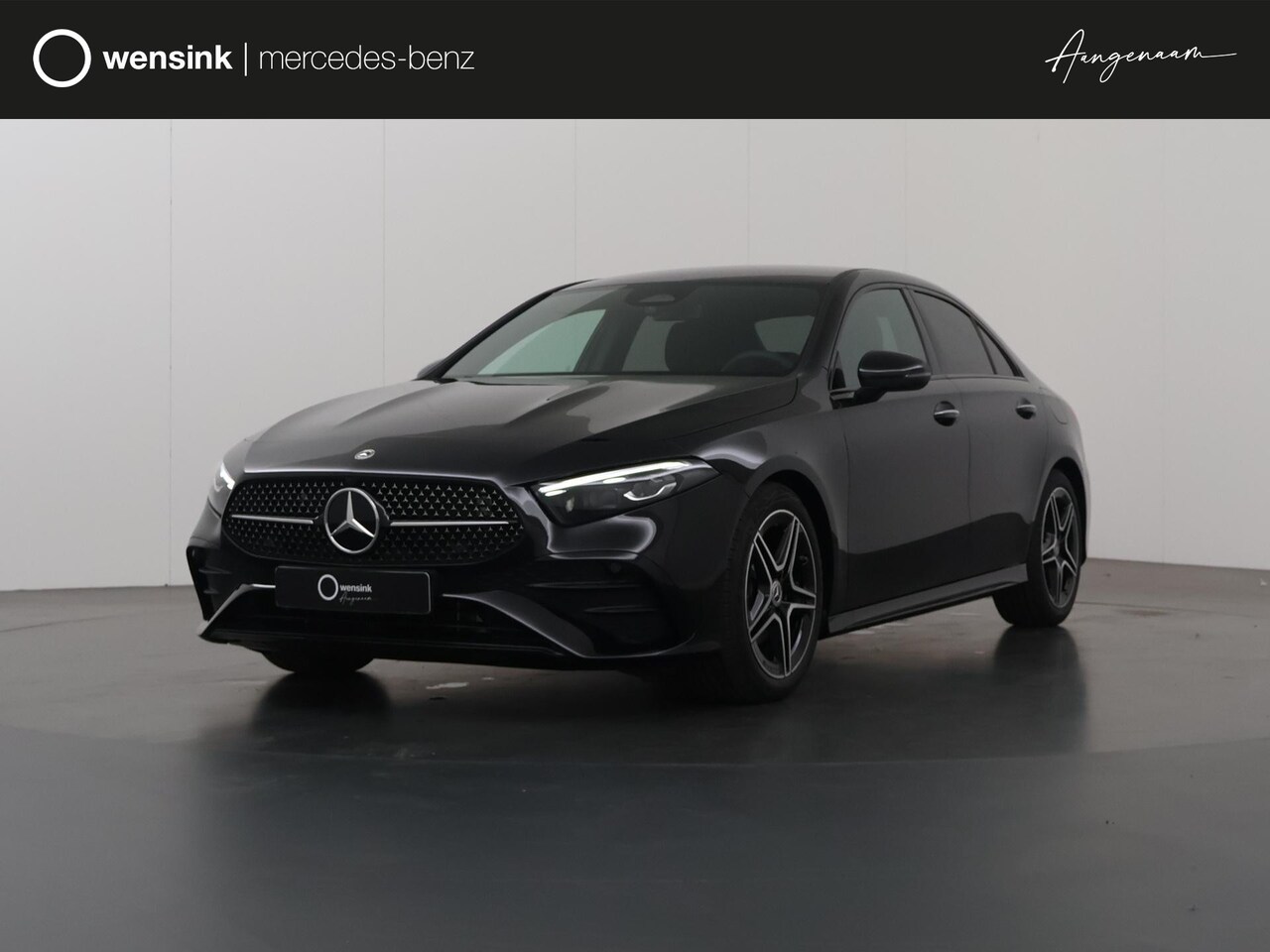 Mercedes-Benz A-klasse - 180 AMG Line | Navigatiesysteem | Parkeercamera | airconditioning | Cruise Control | Night - AutoWereld.nl