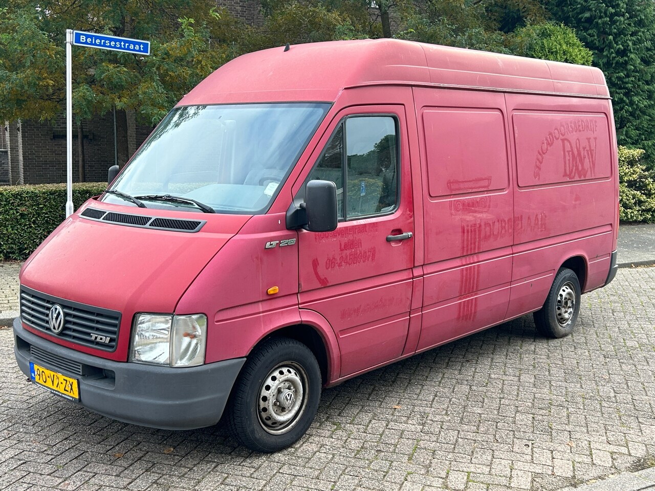 Volkswagen LT 28 - 2.5 TDI lang 2001 NAP Trekhaak! Veel ruimte! Goed rijdend! - AutoWereld.nl