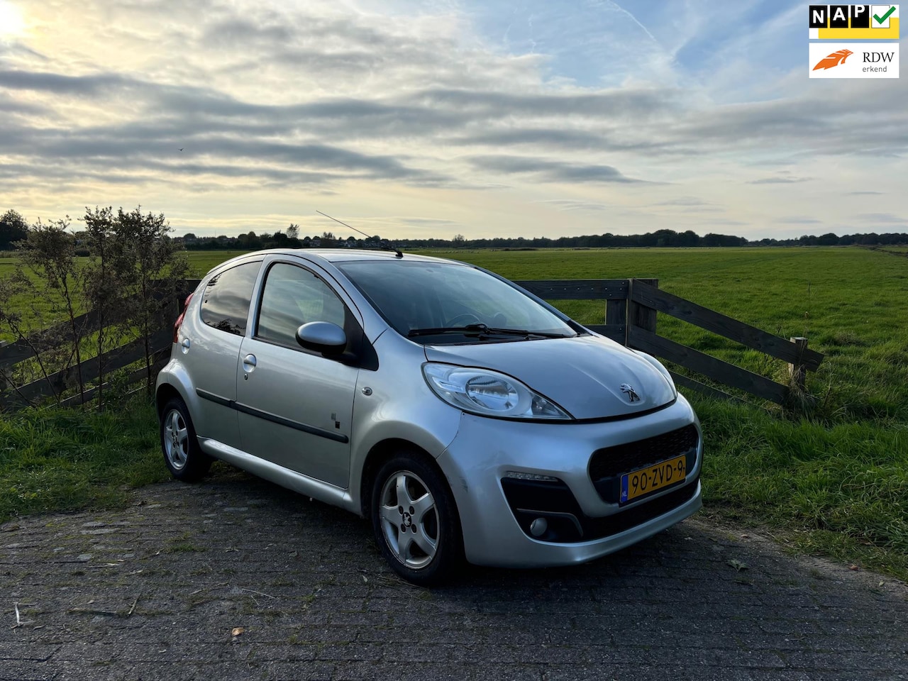 Peugeot 107 - 1.0 Black & Silver - AutoWereld.nl