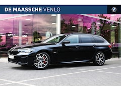 BMW 5-serie Touring - 530e High Executive M Sport Automaat / Panoramadak / Trekhaak / Comfort Access / Verwarmd