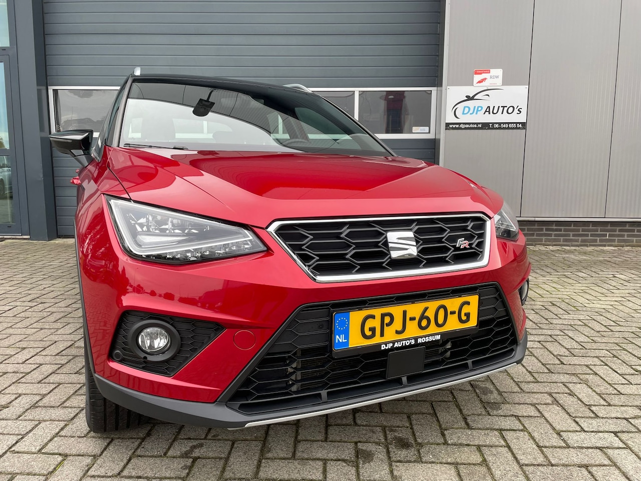 Seat Arona - 1.5 TSI EVO FR Business Intense Plus Airco / Clima / Navigatie / Camera / afn.trekhaak / Stoelverwarming Etc - AutoWereld.nl