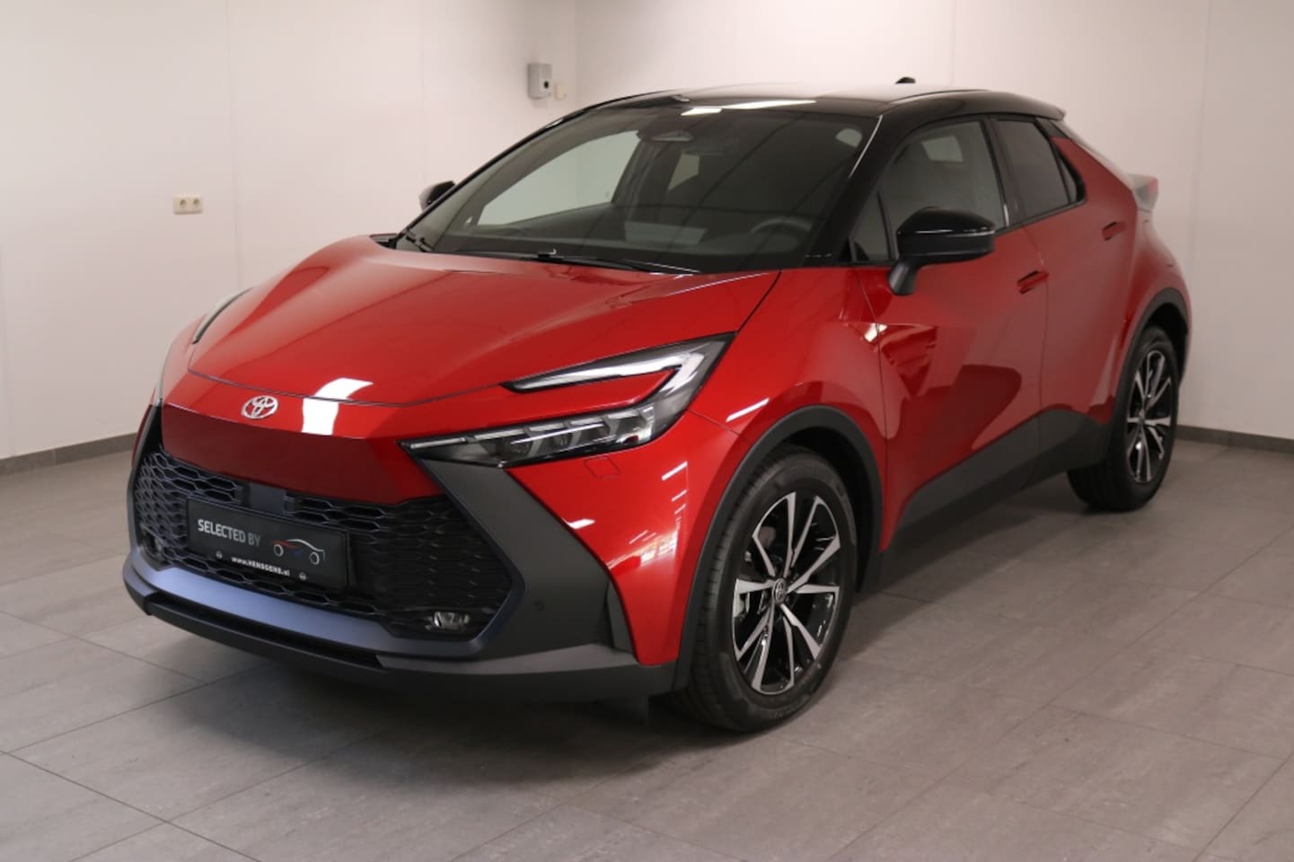 Toyota C-HR - 1.8 Hybr 140 First Edition Plus | Two Tone - AutoWereld.nl