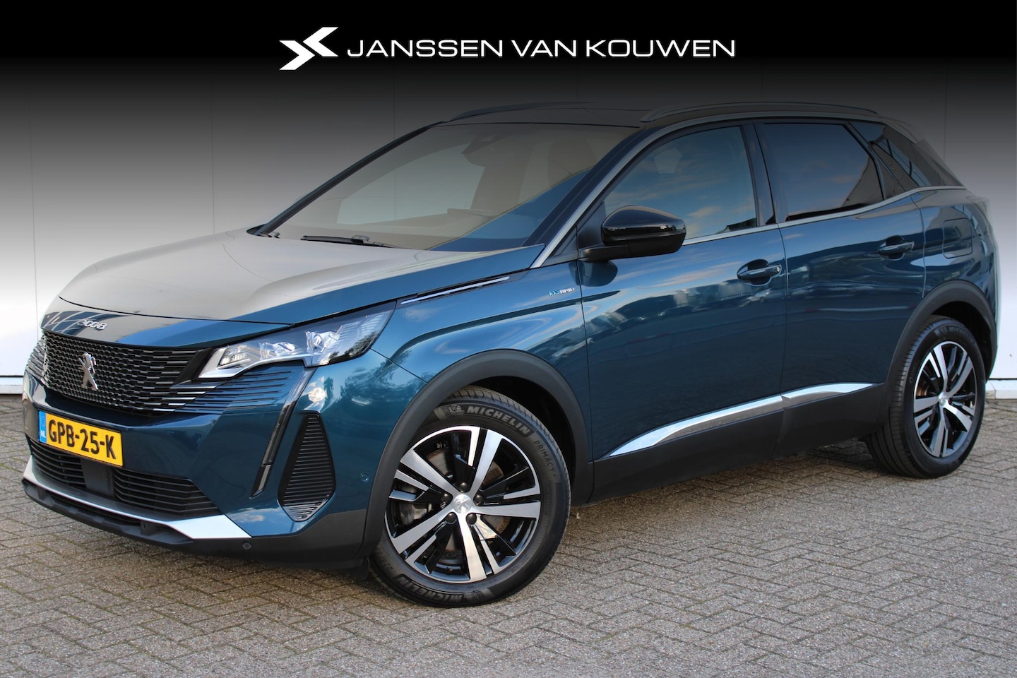 Peugeot 3008 - 1.6 HYbrid 225 GT Panoramadak FOCAL Stoelverwarming - AutoWereld.nl