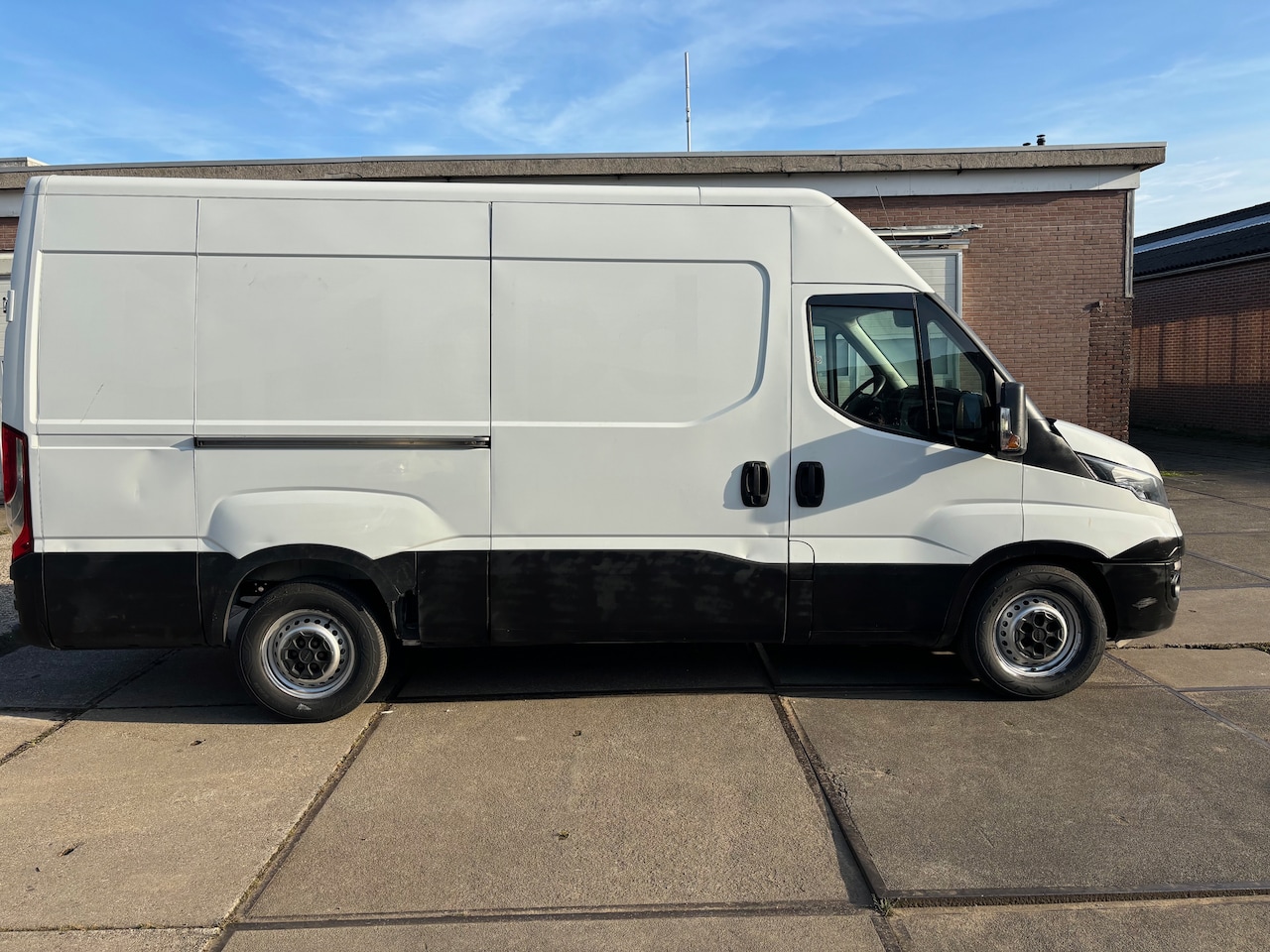 Iveco Daily - 35S16V 2.3 352 H2 Automaat Euro 6 AHG 3500