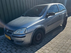 Opel Corsa - 1.0-12V Essentia