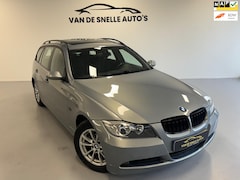 BMW 3-serie Touring - 318i AUTOMAAT/PANO/STOELVERWARMING