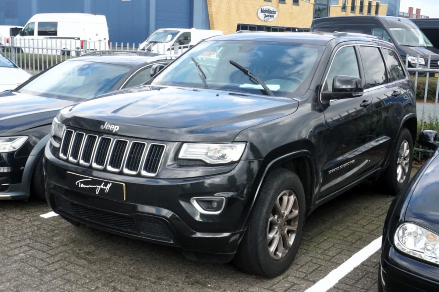 Jeep Grand Cherokee - 3.0 CRD LAREDO VAN - GRIJS KENTEKEN - DEFECTE BRANDSTOFPOMP - AutoWereld.nl