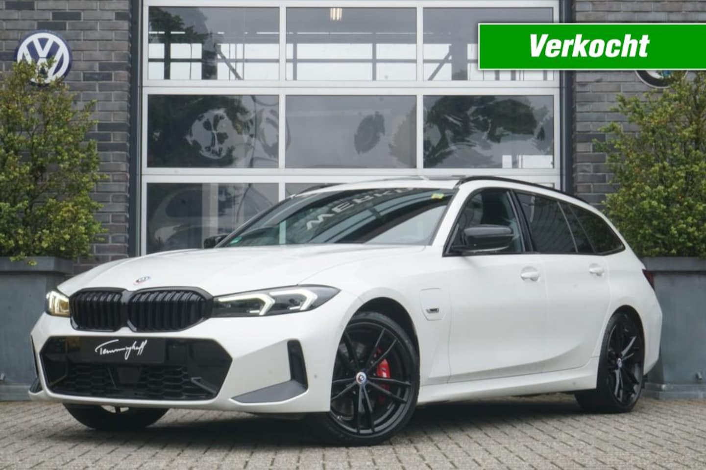 BMW 3-serie Touring - TOURING 330E XDRIVE LCi - M SPORT - LEDER - PANO - EL. TREKH. - AutoWereld.nl